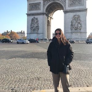 Meet your Posher, Caroline